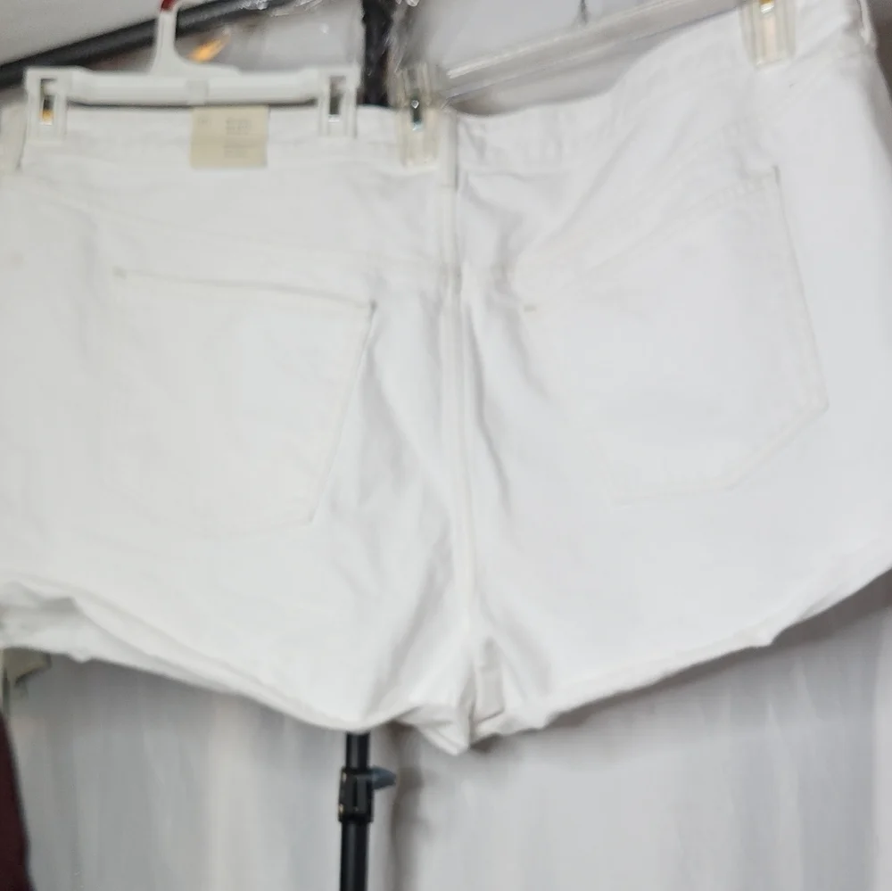 Women's Mid-Rise 90's Baggy Jean Shorts - Universal Thread White 28